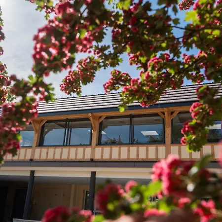 Le Val Moret Restaurant Et 3* Magnant