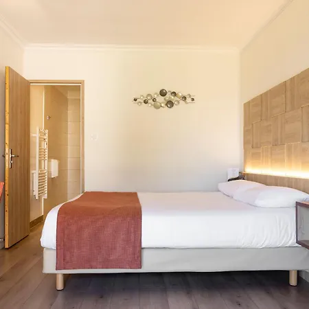 Le Val Moret Restaurant Et Hotel Magnant