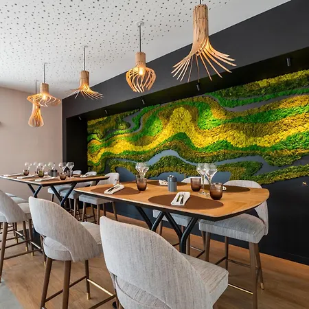 Le Val Moret Restaurant Et 3*