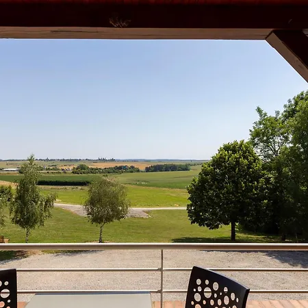 Le Val Moret Restaurant Et 3* Magnant